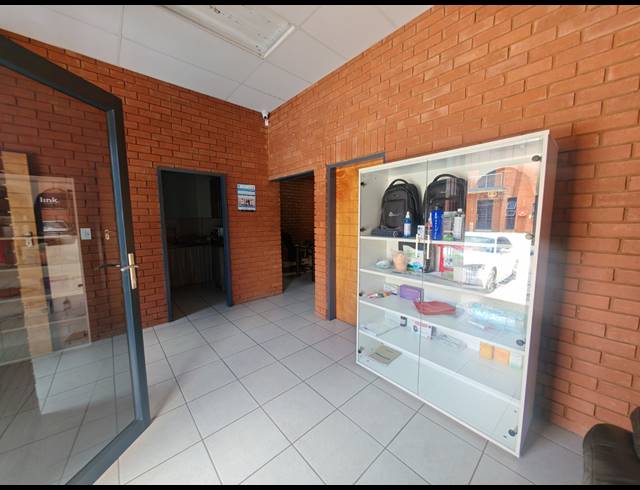 349M² WAREHOUSE TO LET IN ORMONDE